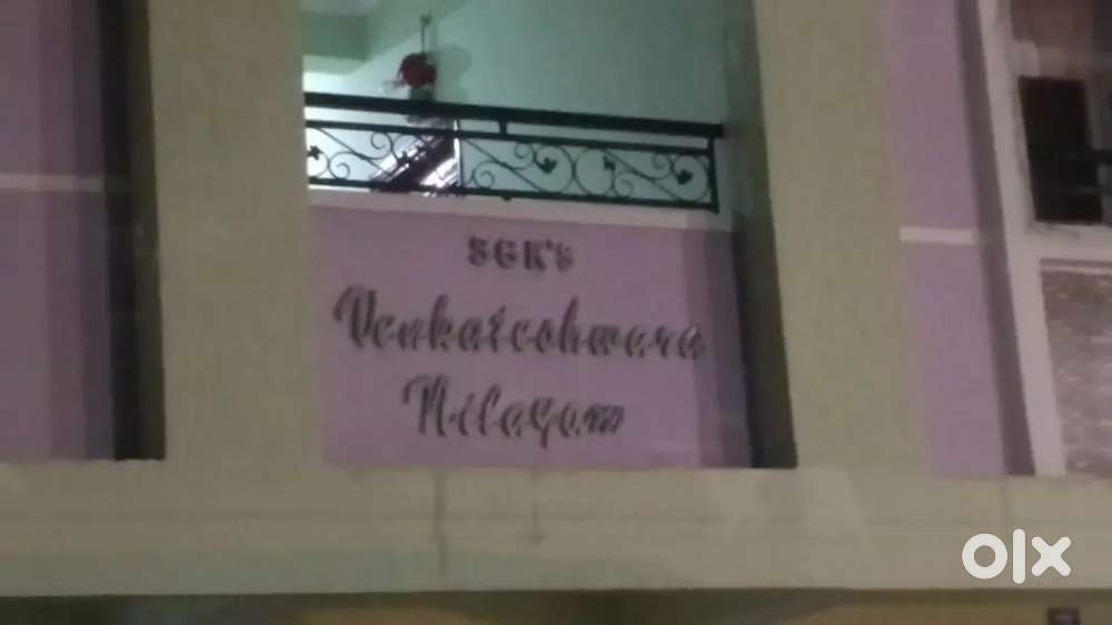 3bhk East facing 1450 square feet 8oldyeras building sainkpuri area