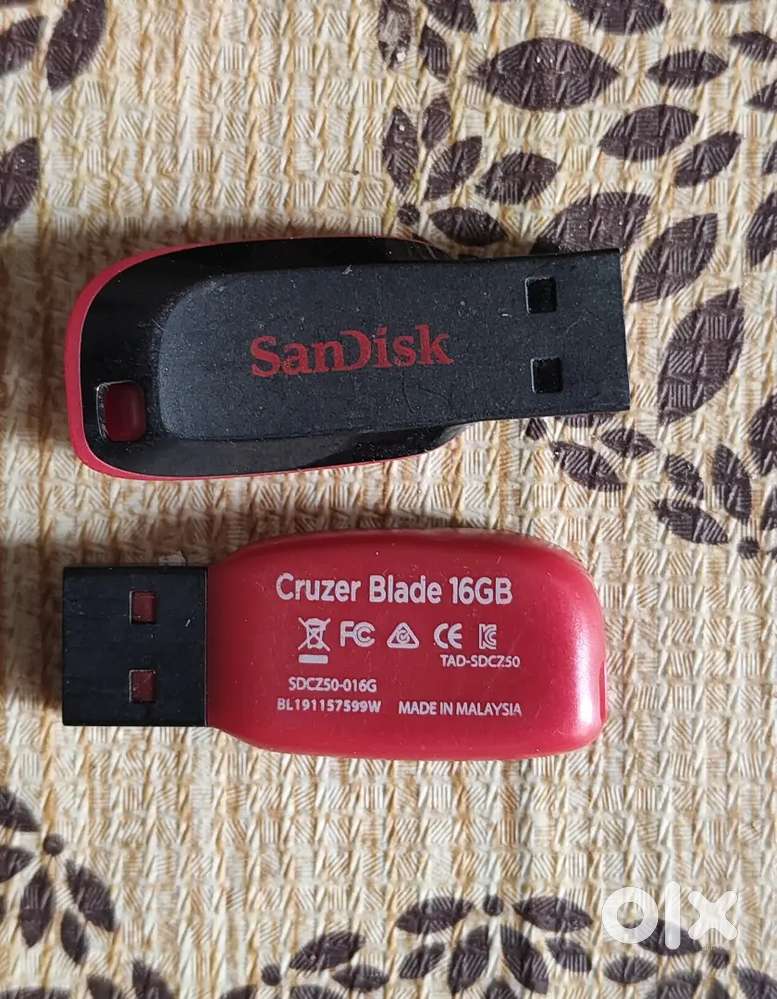 2 SANDISK pendrives