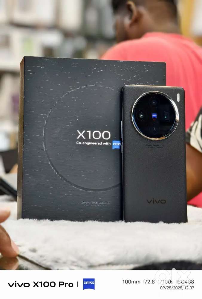 Royal Mobiles Vivo X100