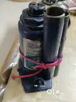 Hydraulic car jack