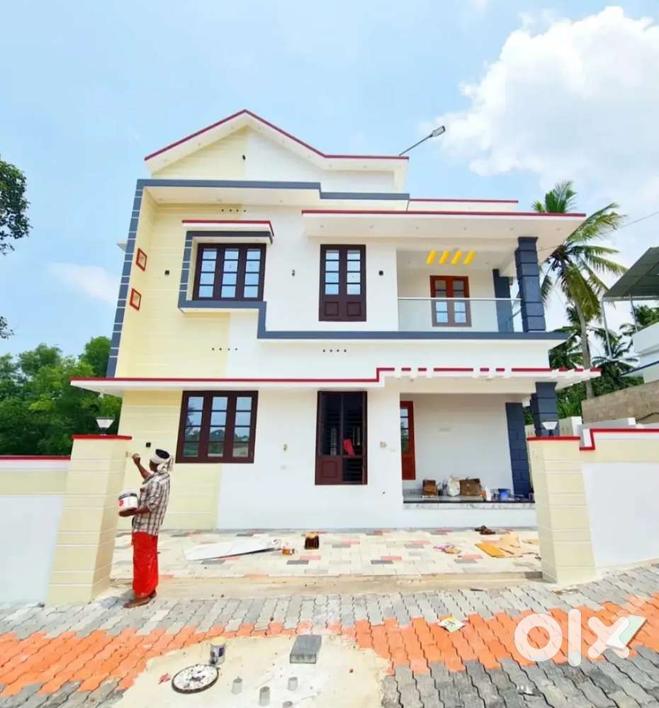Luxury villas in Pathiripala Near Govt School