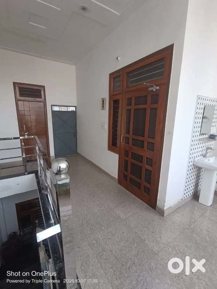 One room portion for rent for small family near Delhi road saharanpur