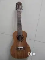 Ukulele small guitar urgent sell