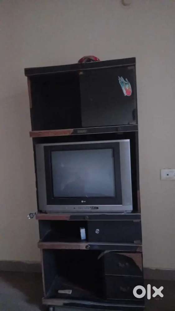 LG Old tv and tv trolly sale