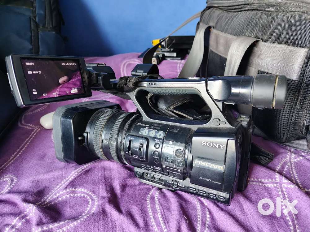 Sony NX1 2018 with 2 sony battery and original charger