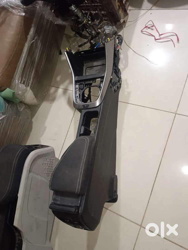 Tata altroz hend rest