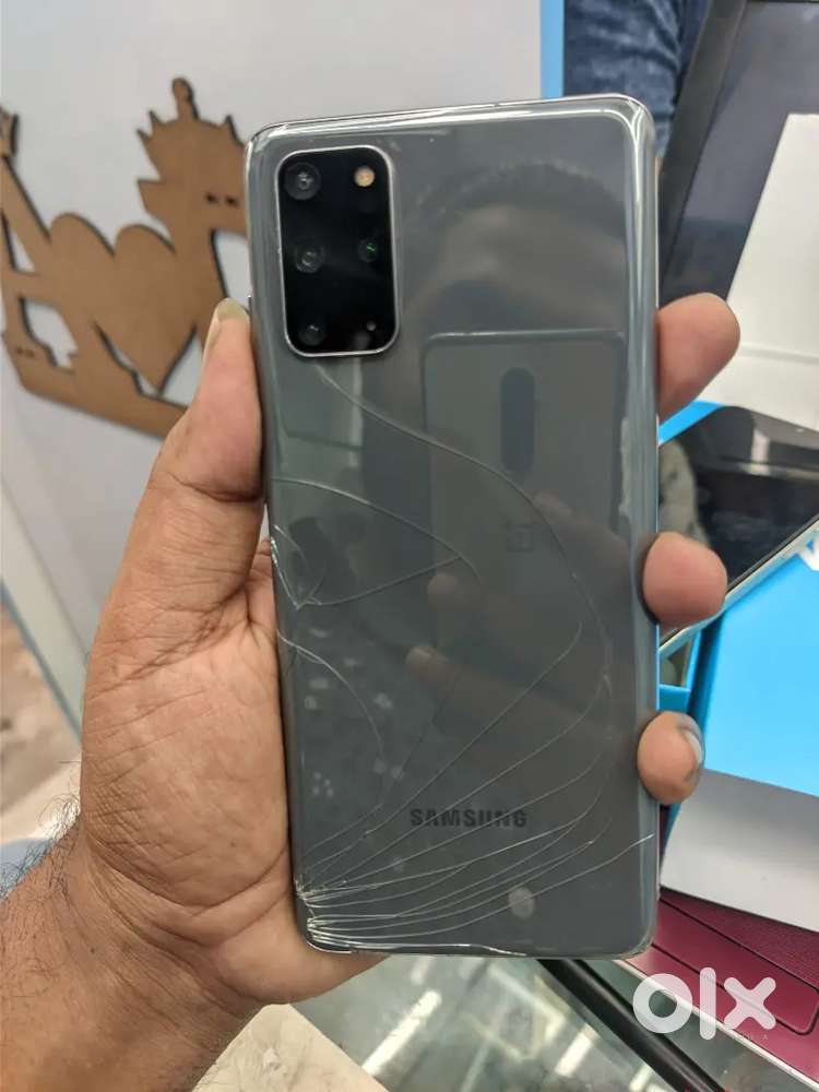SAMSUNG S20 PLUS (8/128)