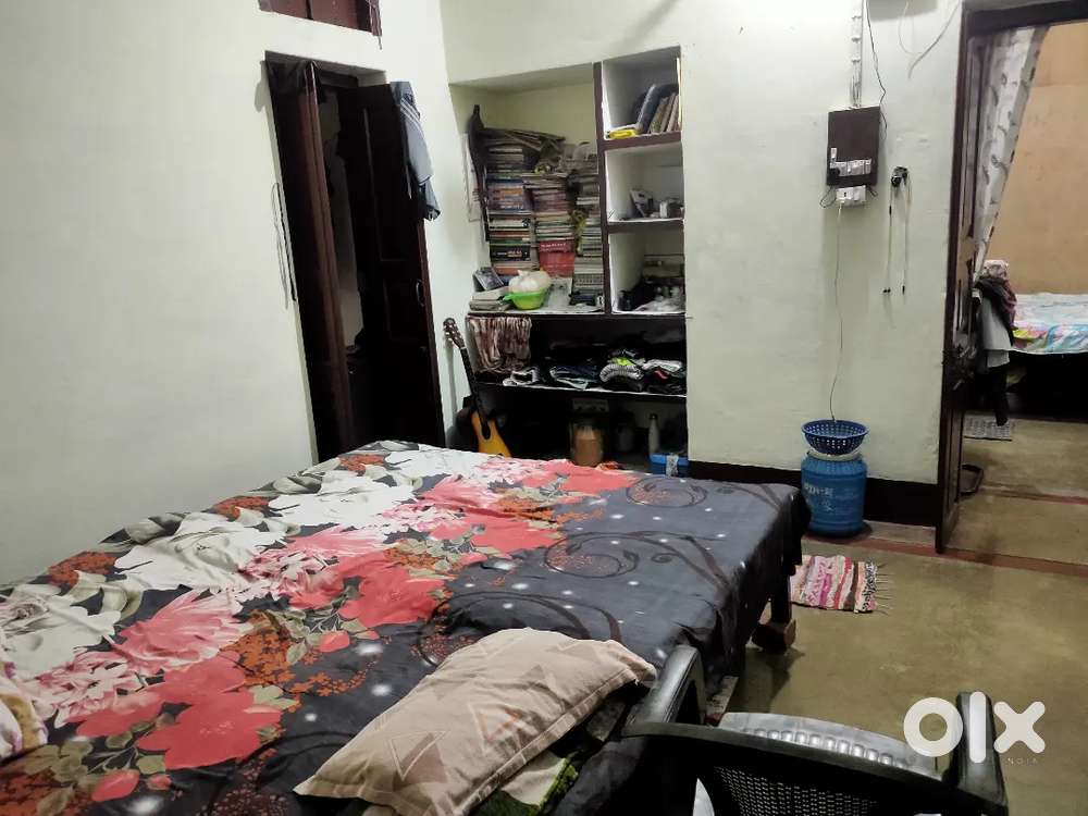 I want roommate man/female