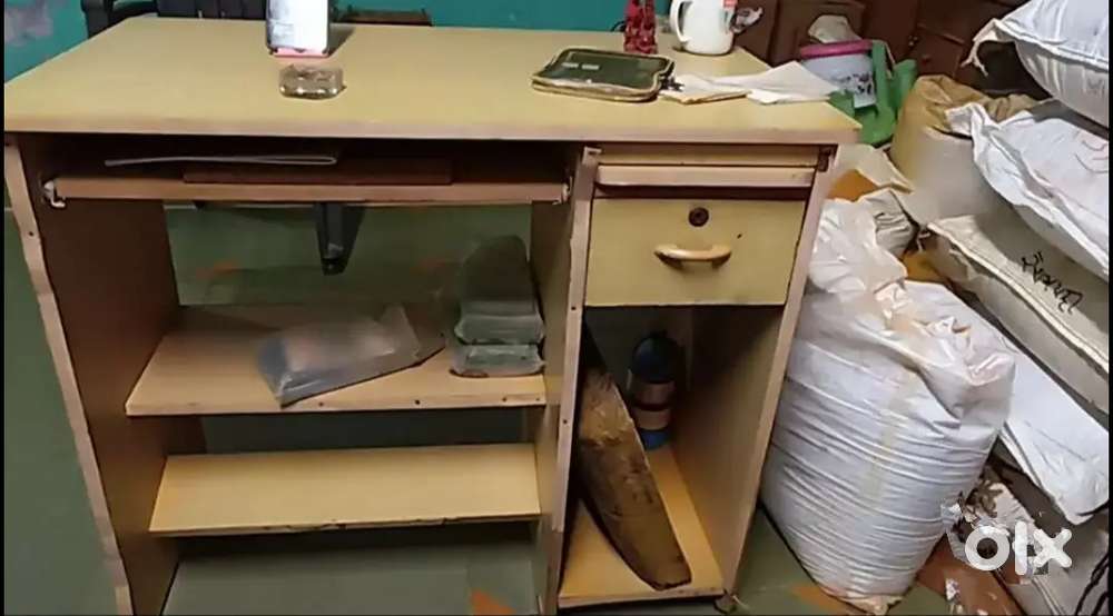Good Condition Office Table (Computer Table)