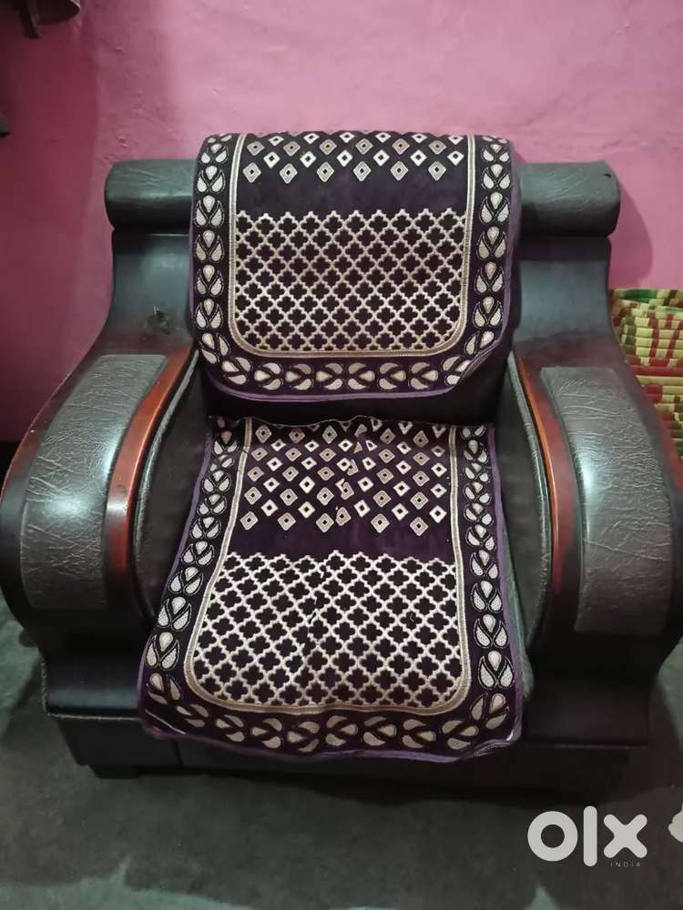 Very Comfortable Sofa(3 seater- 1pc + 1 seater - 2pc)in good condition