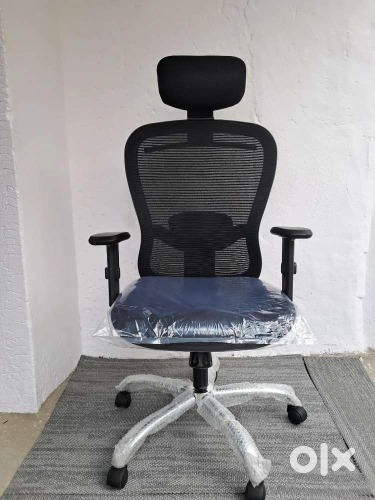 Brand new WorkLite Butterfly model office chair available