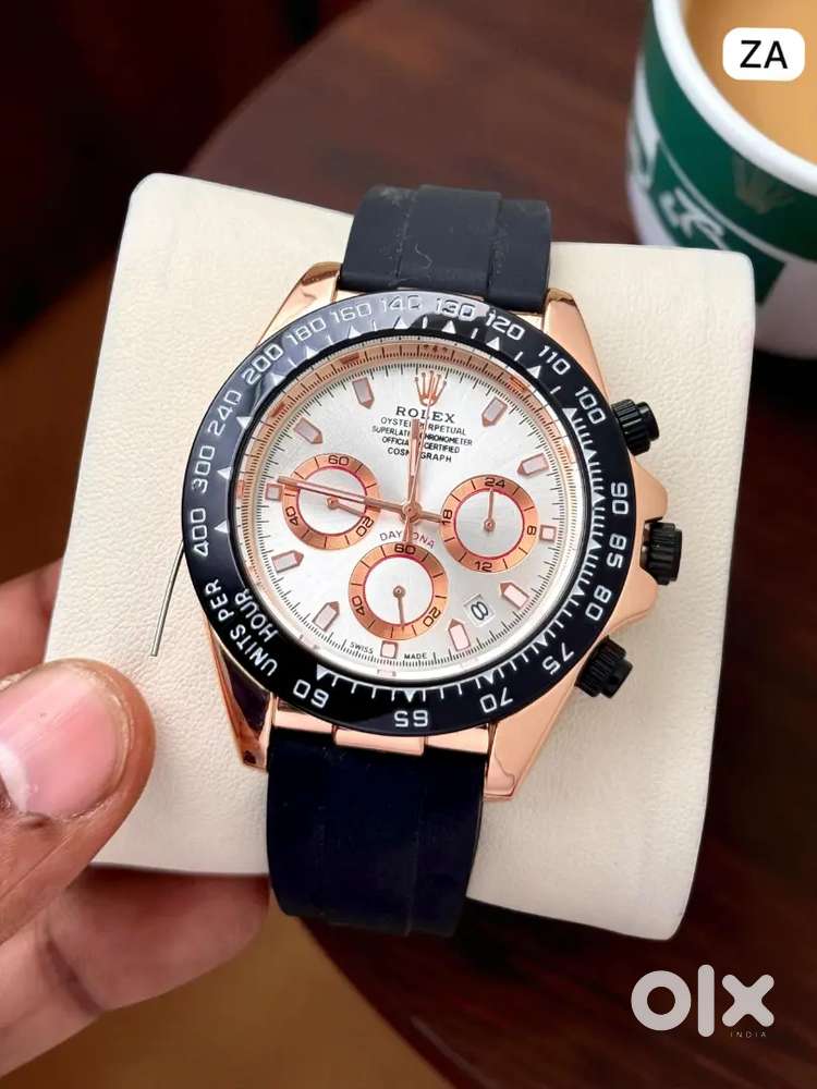 Premium wrist watch for men available