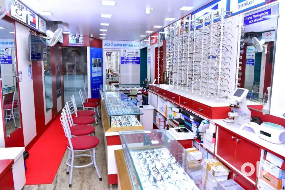 OPTOMETRIST