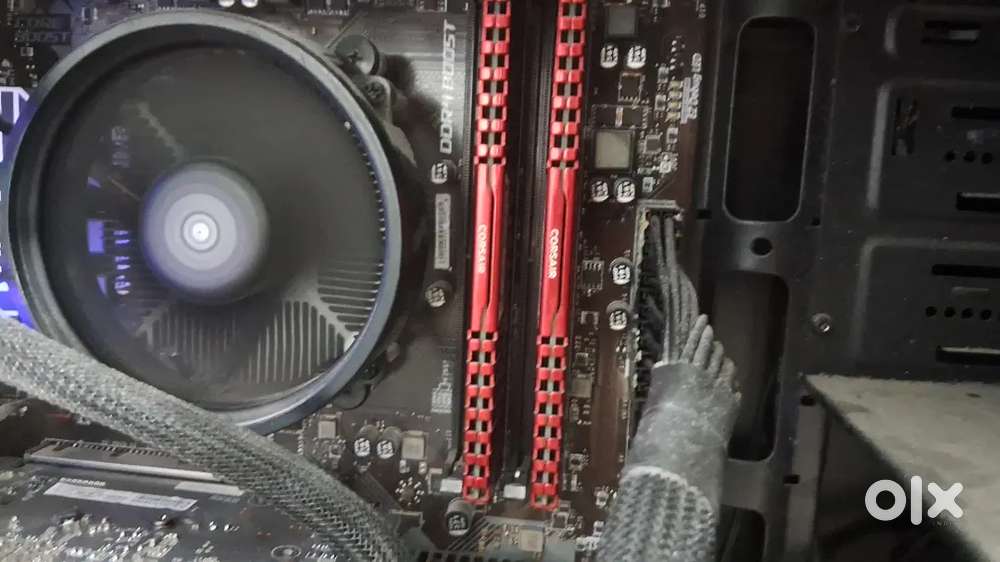 Corsair RAM 2x8gb DDR4 2400MHz