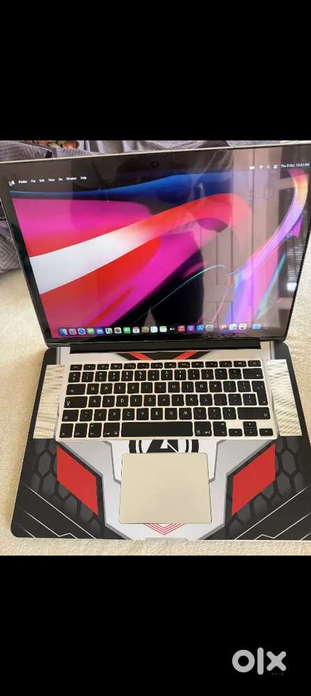 MacBook Pro 15-inch -i7 8gb 256gb SSD  BATTERY count -217 only full