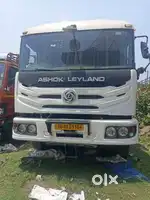 4825 tipper hyva running condition and 8 new tyre 4 old tyre 4 resol