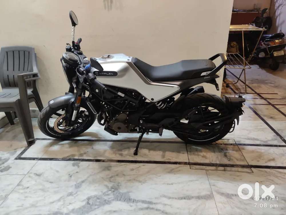 Husqvarna vitpilen 250 2021 bs6 ktm