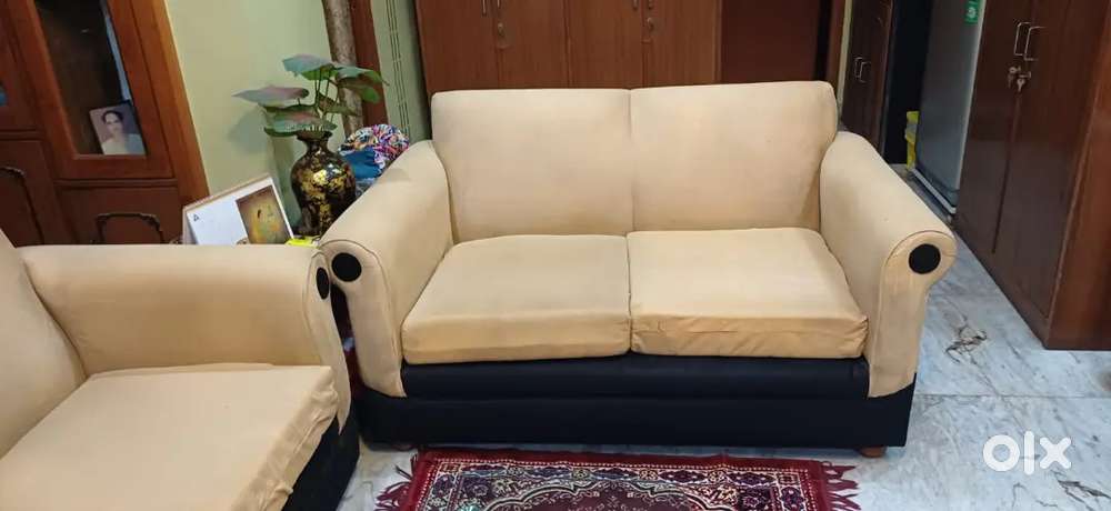 3+2 Seaters Sofa set