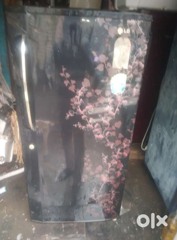 L.G . SINGLE DOOR FRIDGE 200 L WARRANTY