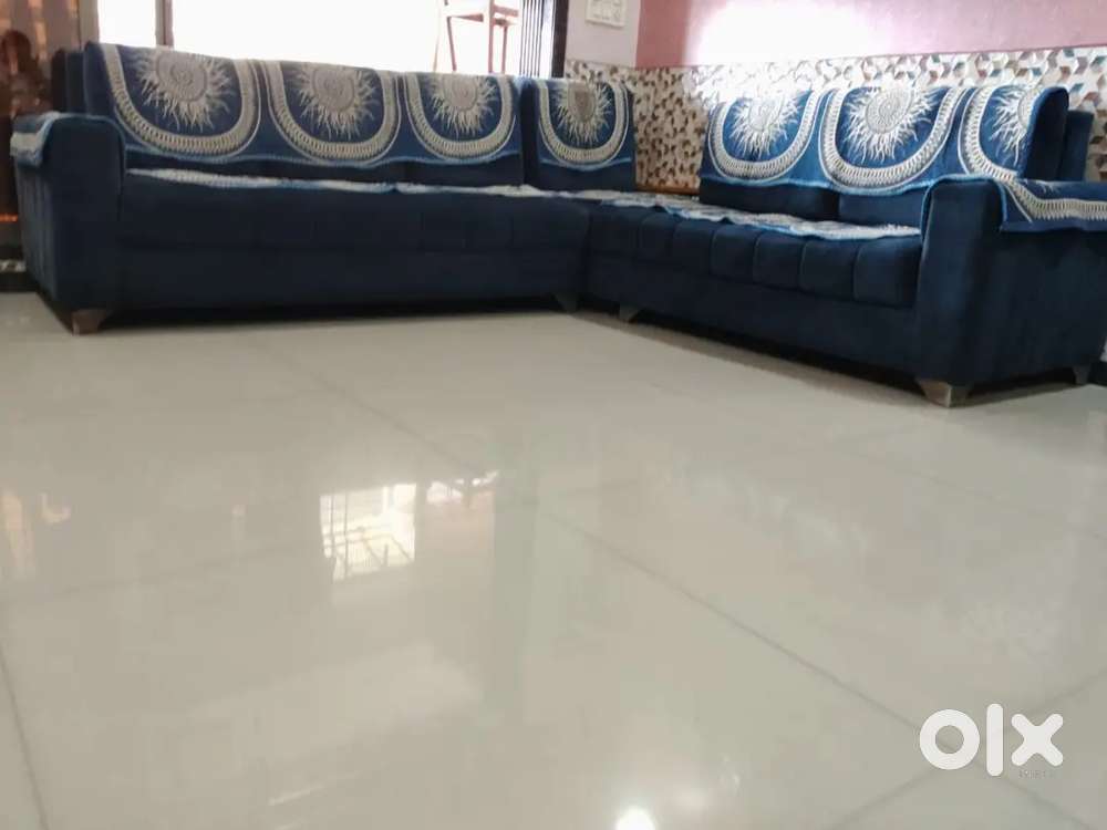 Selling Sofa with sofa mate