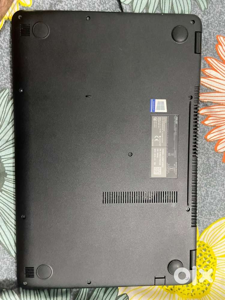 Asus VivoBook X505ZA Ryzen 5  8GB Ram 240SSD+1TB Mint condition
