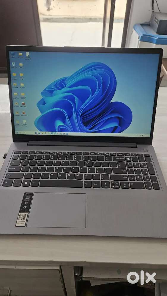 Lenovo IdeaPad Laptop – Excellent Condition  Fast Performance