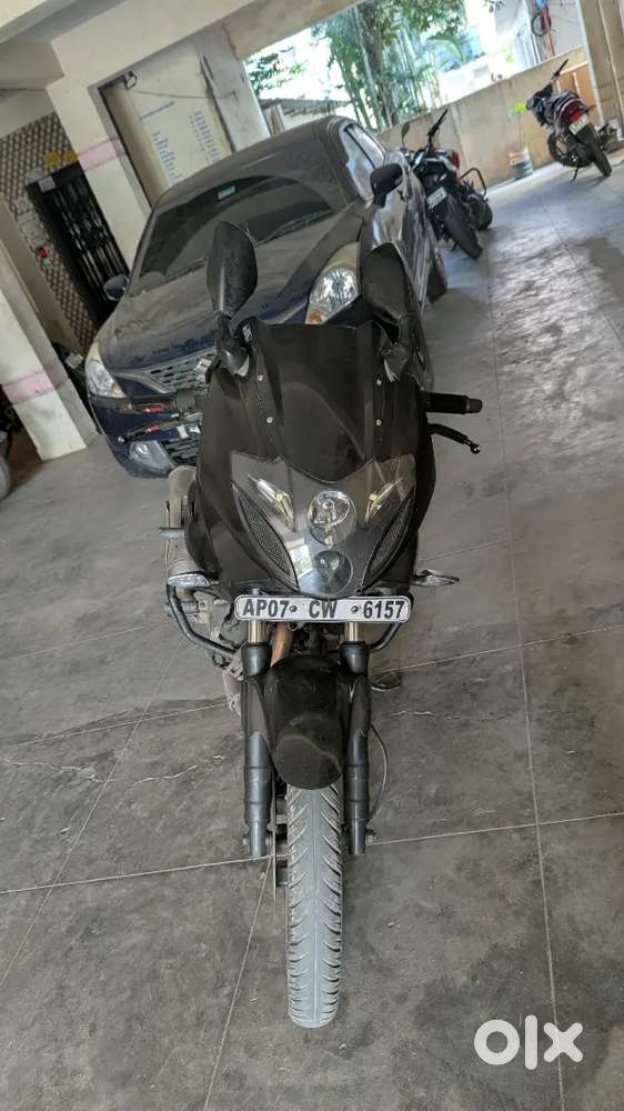 Bajaj Pulsar 220