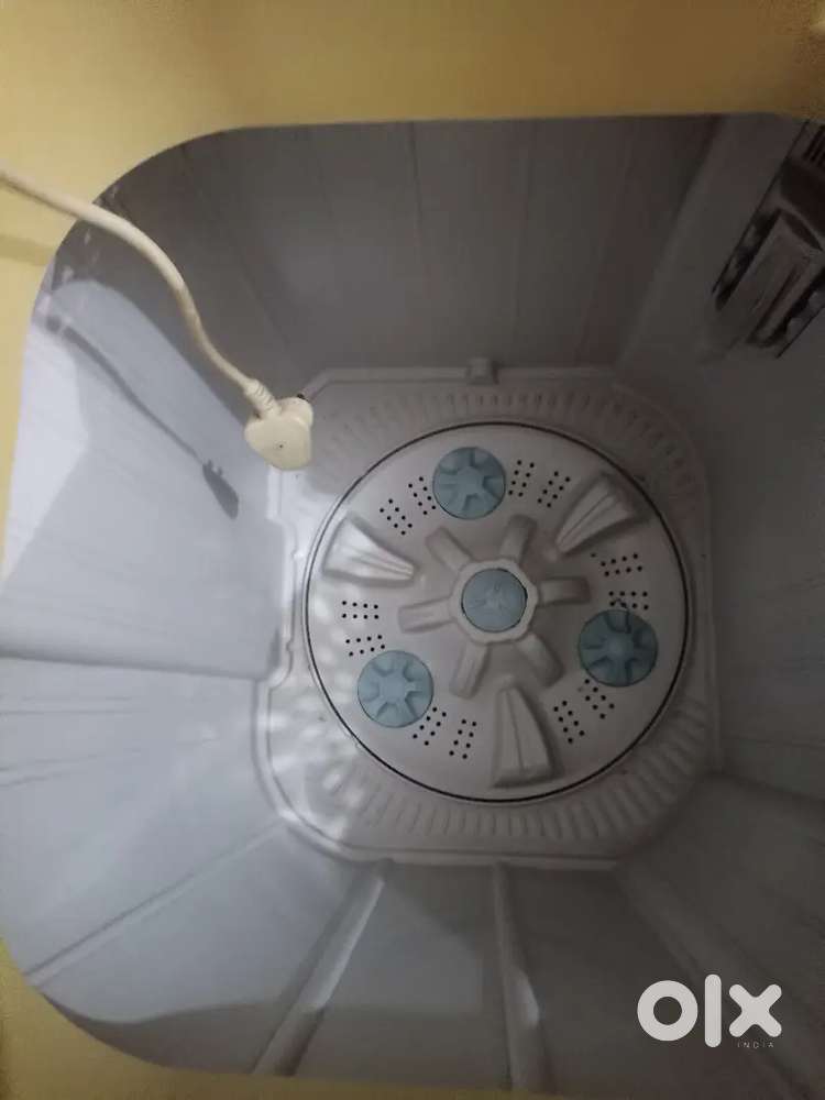 Sofa and washing machine