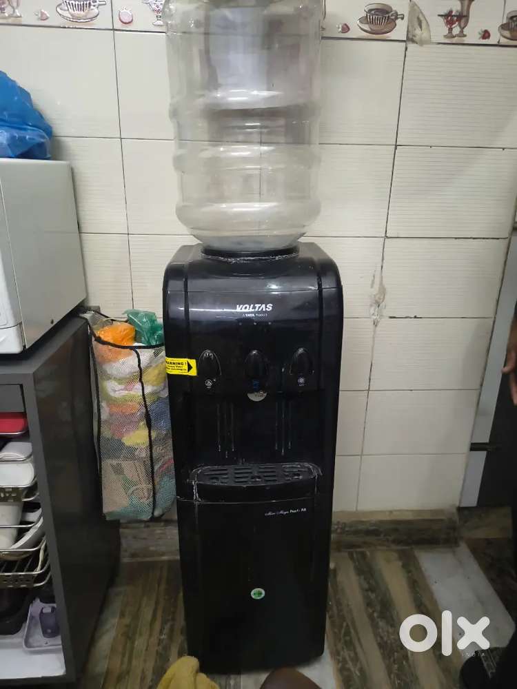 Voltas water dispenser with fridge