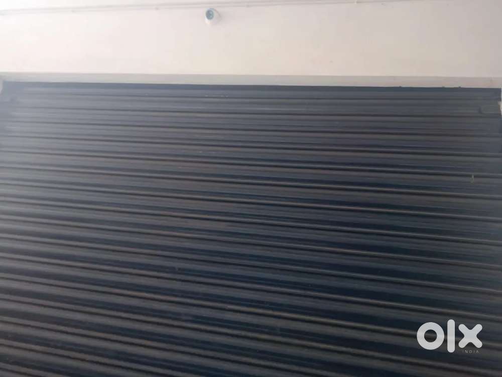 Shop for rent near to main road glass house centre kakinada