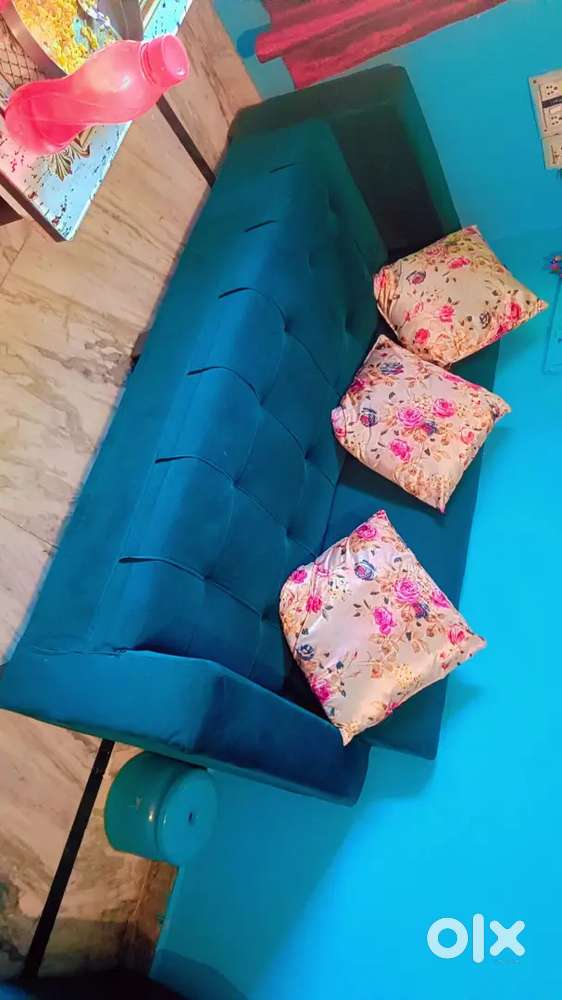 High quality Five seater sofa set with cover and cushion.