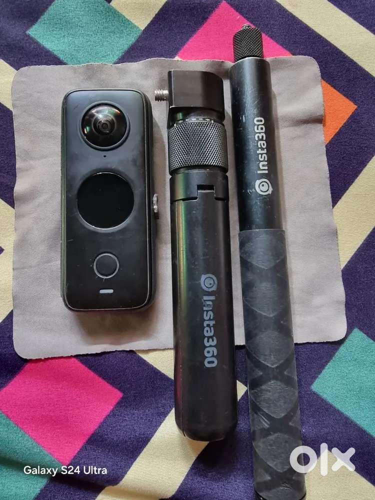 Insta 360 camera, insta360 x2 with stick and bullet time and Og Box
