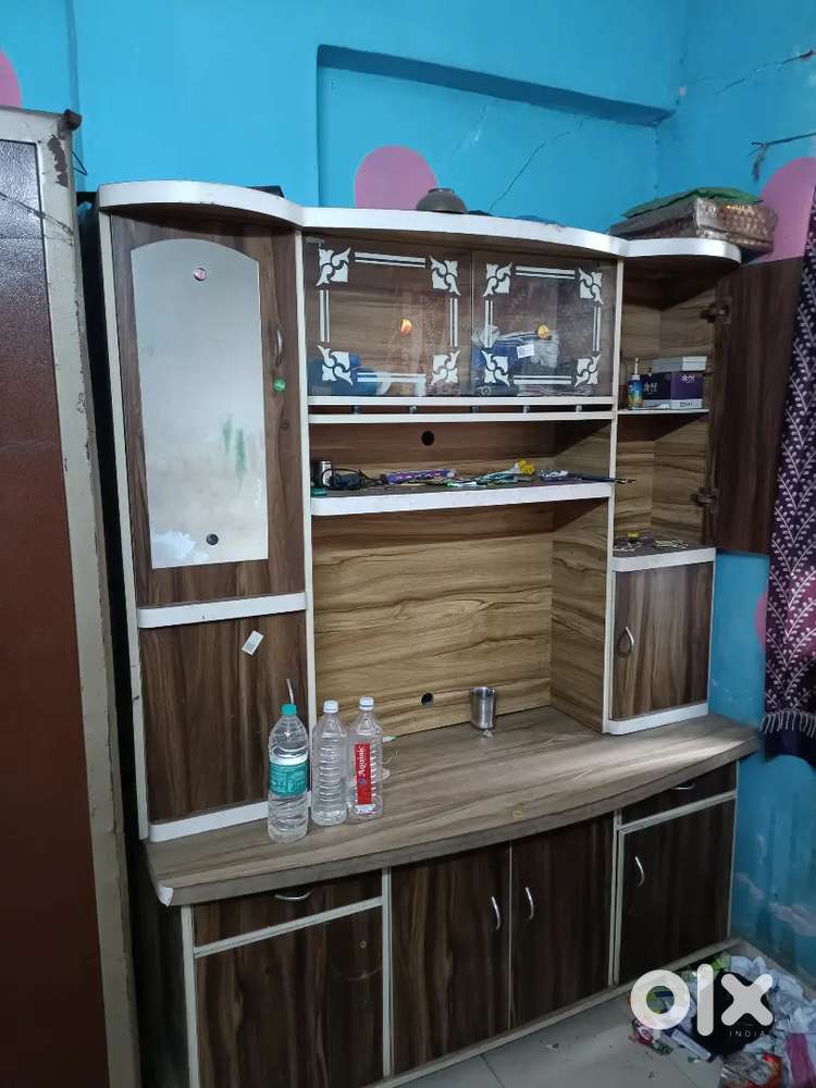 Palang showcase kabaat sofa fridge only 1 years used