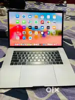 D - Apple MacBook Pro Touchbar
