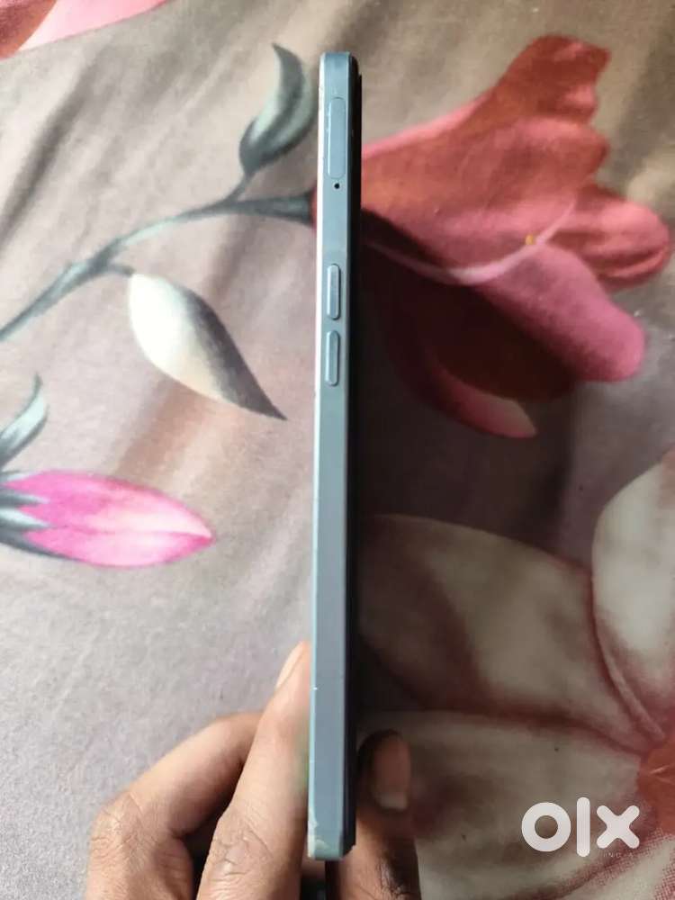 Oppo f 21 pro with charger and box in condition