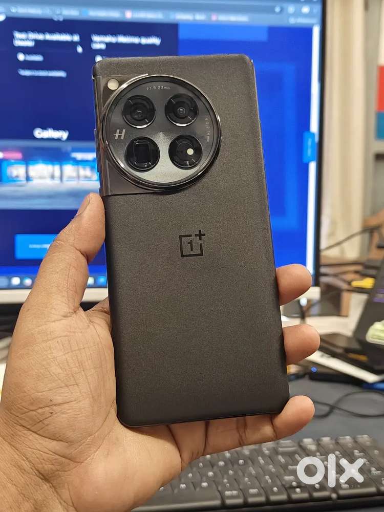 OnePlus 12 ( 12/256 GB) in warranty 12 months