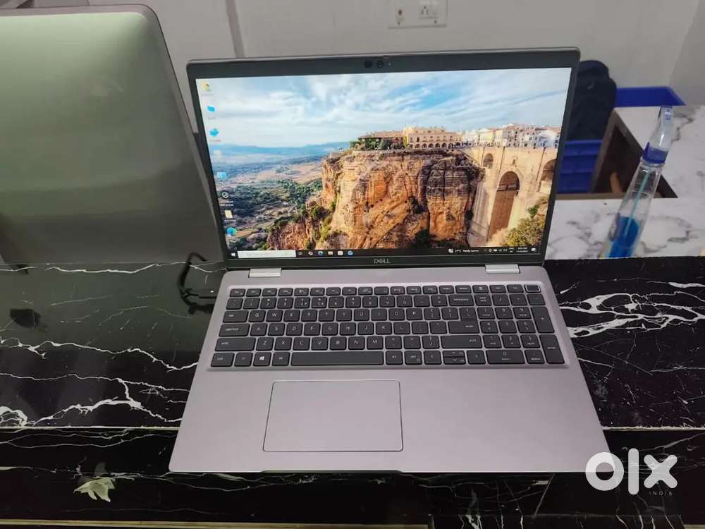 Dell presicion 3561 ( i7 11th ( 8c/16t ) / 32gb / 1tb nvme / 4gb GFX)