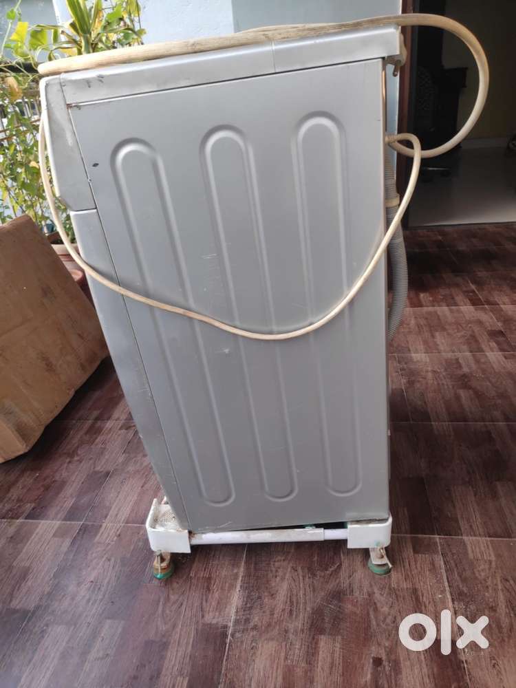 Front load washing machine