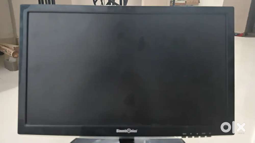 Simmtronics 19-Inch LED Monitor – Excellent Condition, Crystal Clear