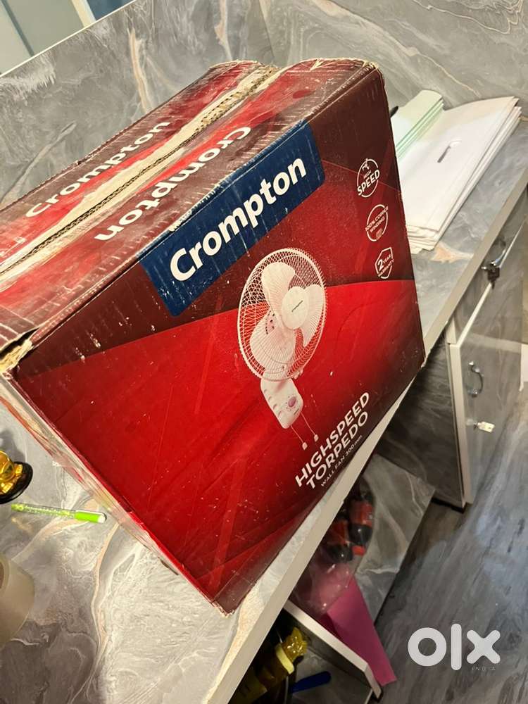 Crompton wall fan