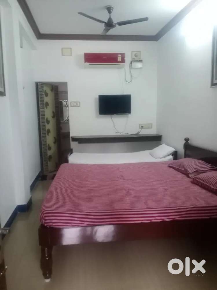 Rooms for Bachelors 2 to 4 persons Sharing