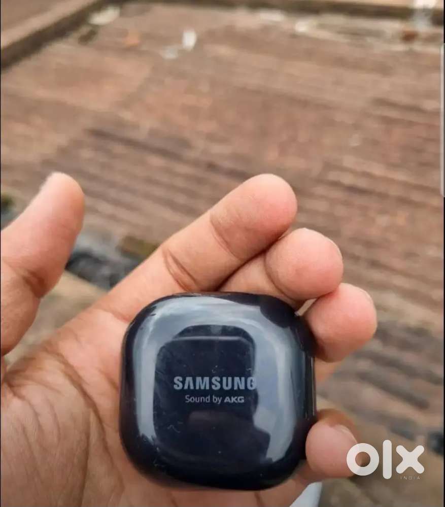 Galaxy buds live