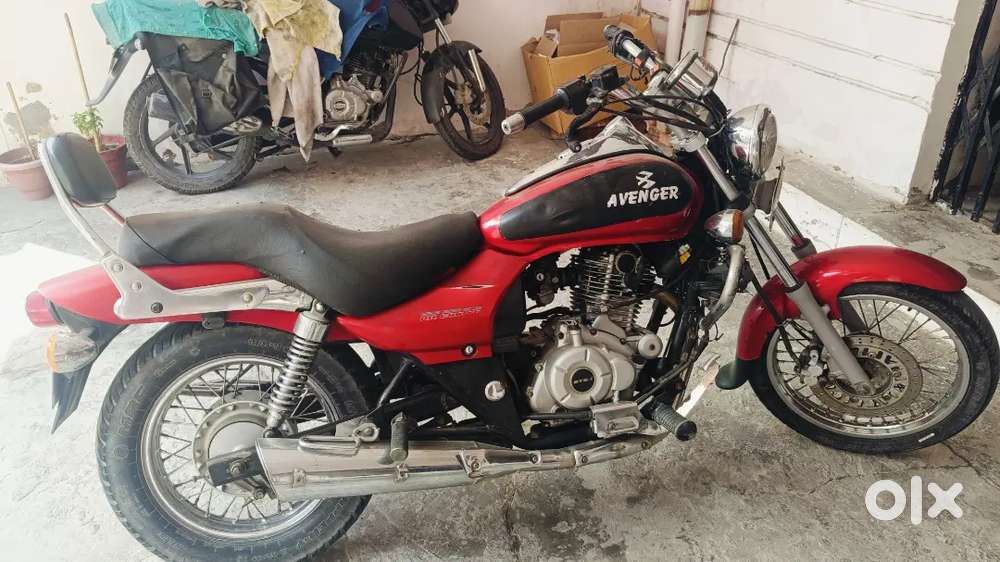 Hi I am selling my avenger in good condition