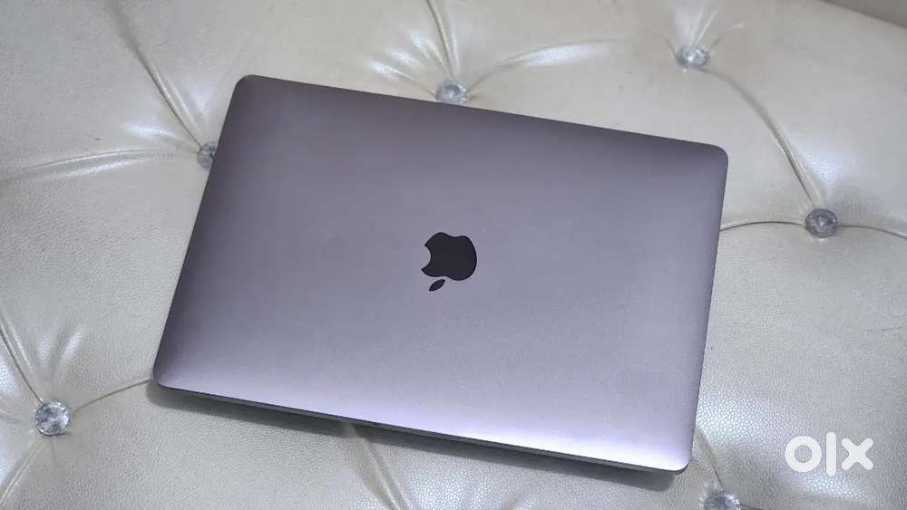 Apple Macbook Pro i5 8gb Ram 256gb Apple SSD Touchbar Touch ID