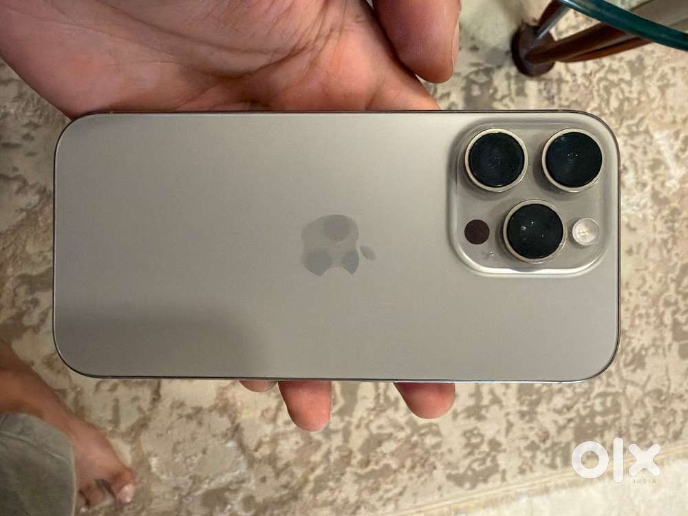 Iphone 16 pro 128 gb under warranty