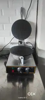 Waffle Machine  1 Foam chair Free
