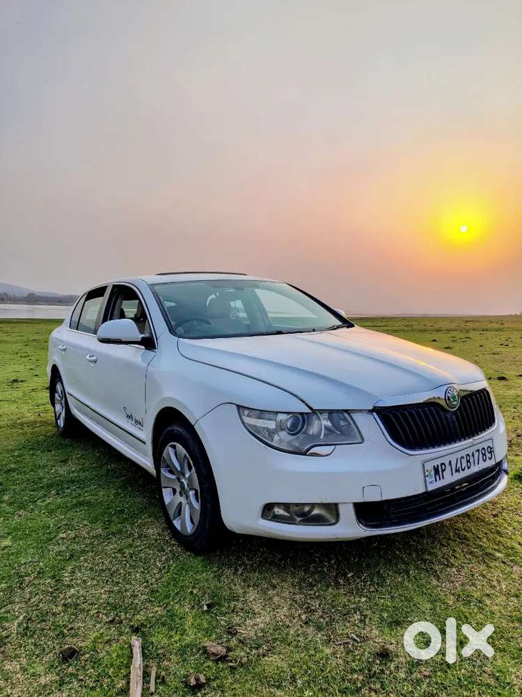 7 Speed Gearbox  Sunroof  Skoda Superb Elegance 1.8 TSI  1800cc