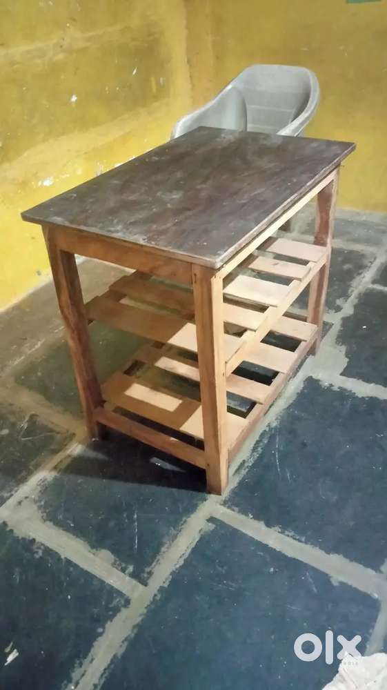 Dining table jenk pipe
