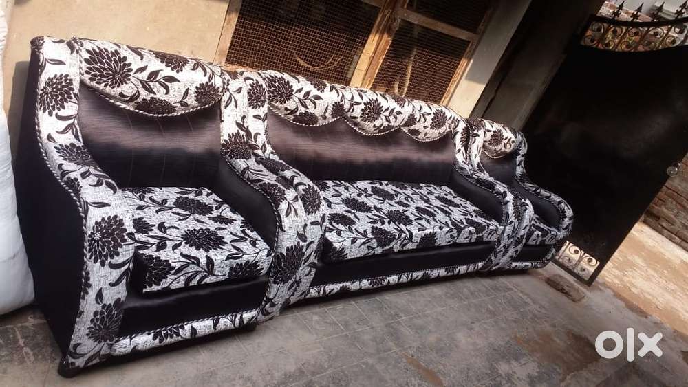3+1+1 sofa set at wholesale price