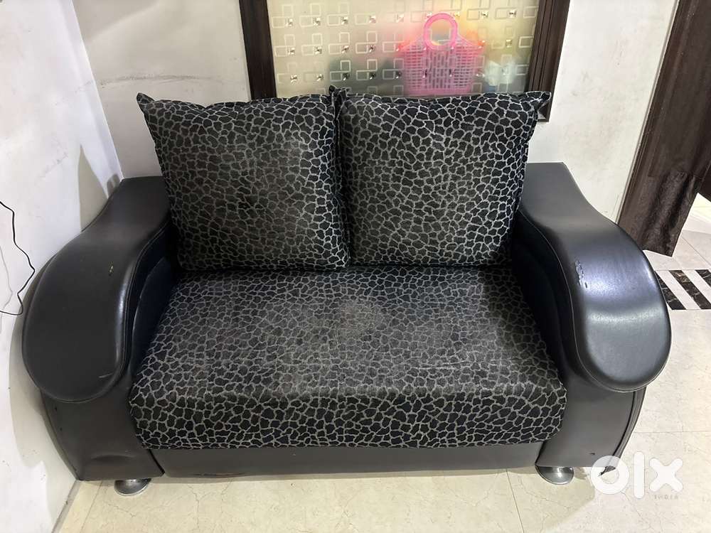 Sofa set black color